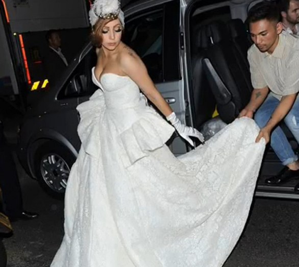 Abito da sposa di Lady Gaga