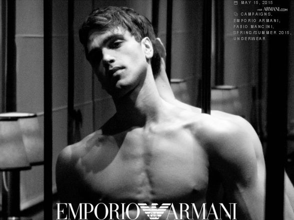 Un top italiano per Emporio Armani