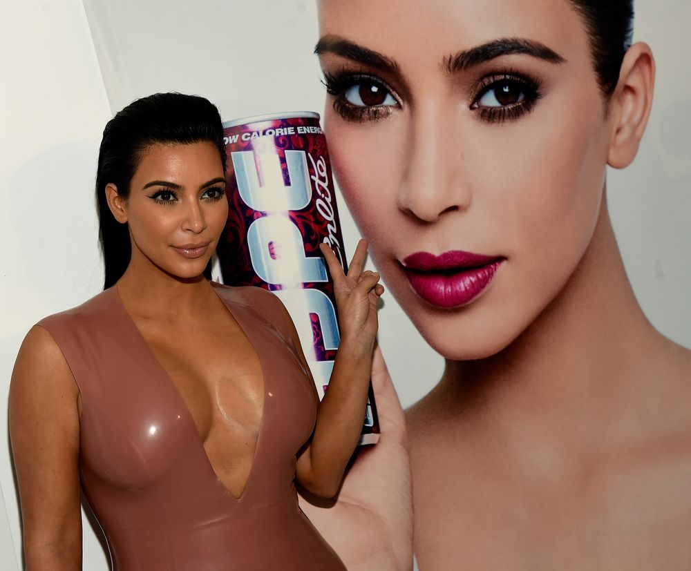 Look premaman di Kim Kardashian