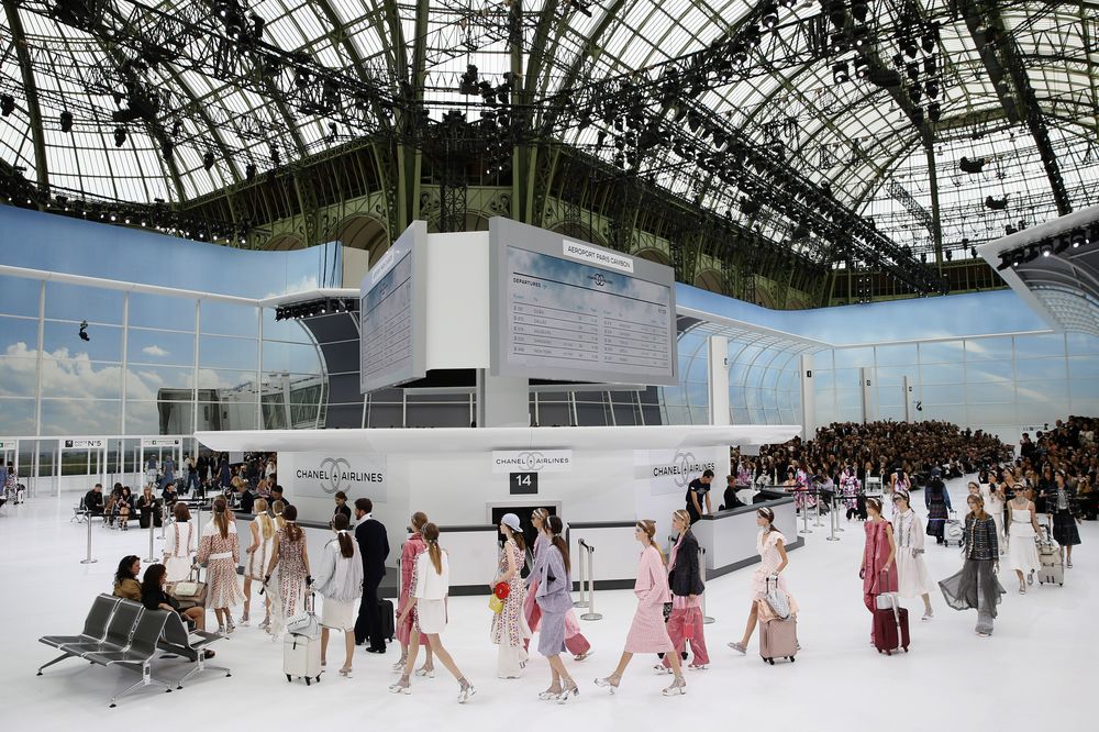 Chanel primavera-estate 2016, accessori da viaggio