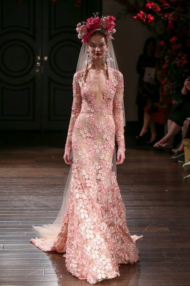 New York Bridal Week: la sposa contemporanea di Naeem Khan per l’autunno inverno 2016-2017