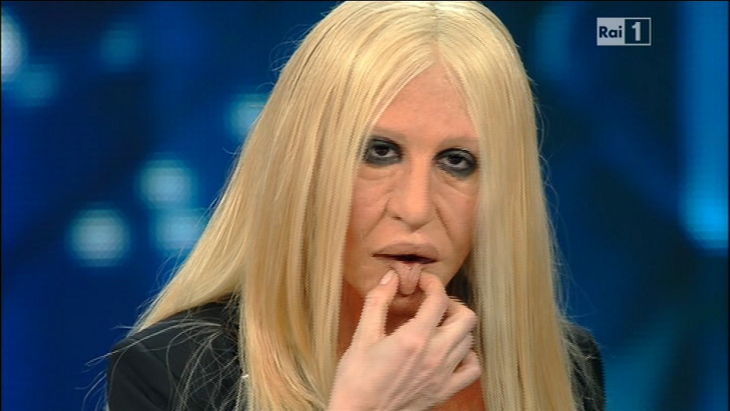 Sanremo 2016, Virginia Raffaele alias Donatella Versace perde le labbra