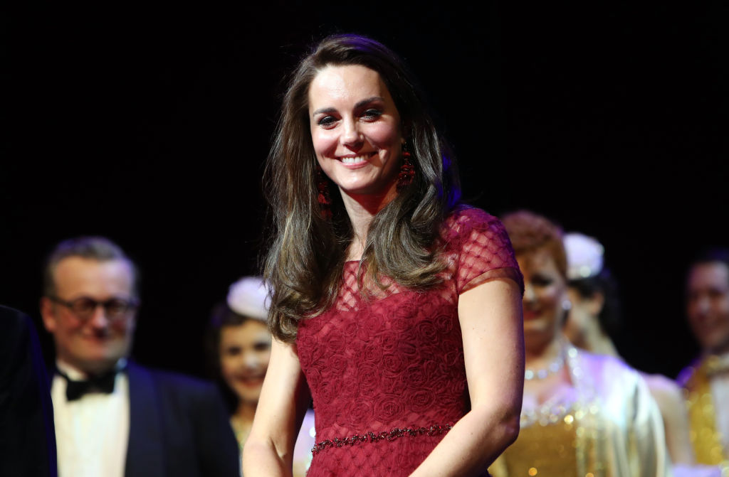 Kate Middleton, abito rosso di Marchesa