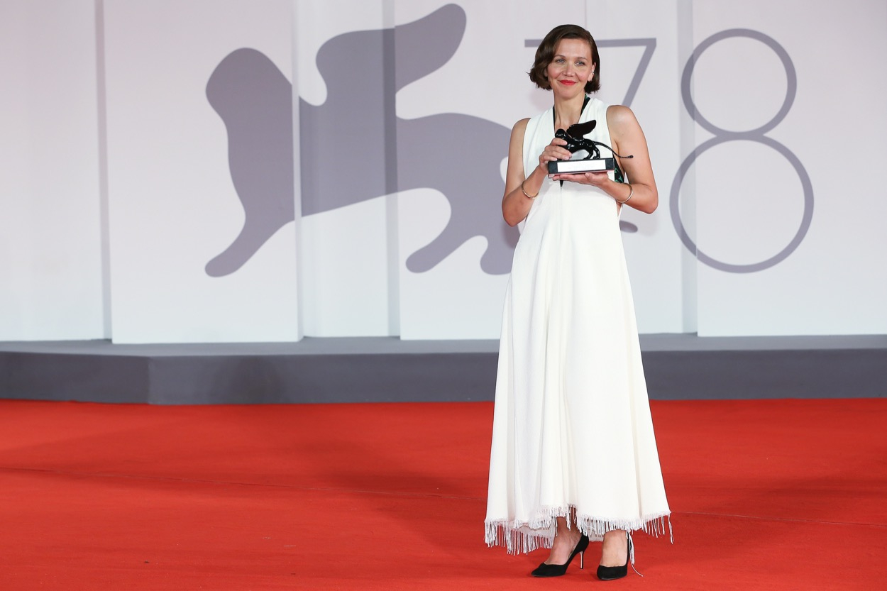 Venezia 2021 look Maggie Gyllenhaal