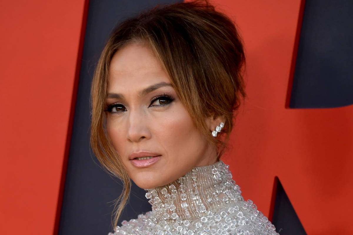 Jennifer Lopez con chignon a banana