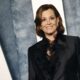 Sigourney Weaver nel ruolo di June in "The Lost Flowers of Alice Hart"