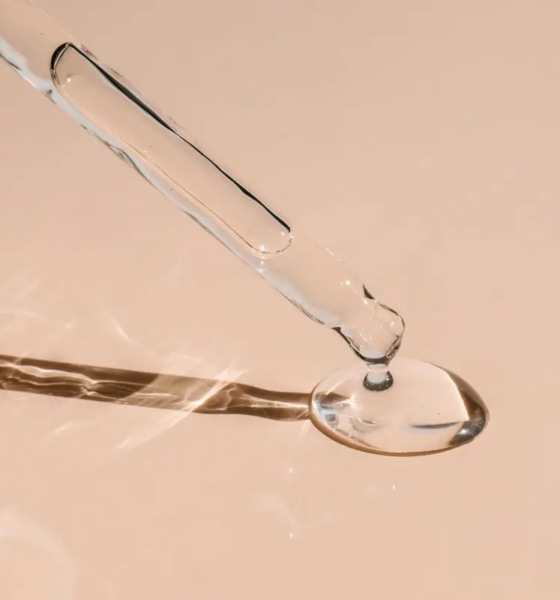 Goccia di siero per la bellezza
