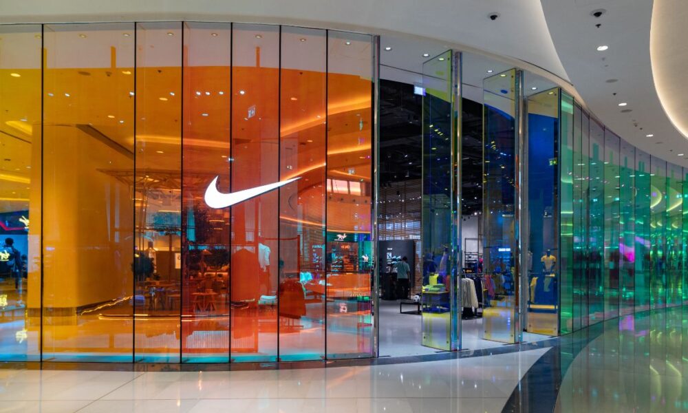 Dubai, UAE: il negozio Nike all'interno del Dubai Mall