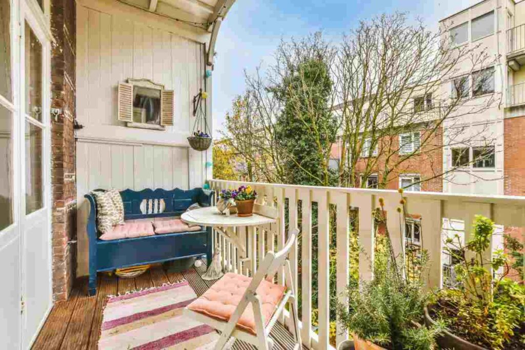 Balcone arredato casa