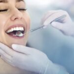 Sebbene il bicarbonato di sodio sia un rimedio popolare per lo sbiancamento dentale, esistono altri metodi e prodotti che possono offrirti