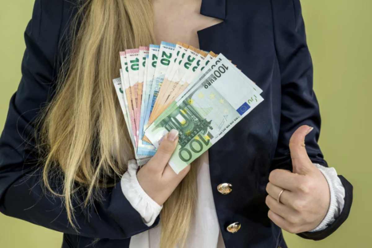 L’importo massimo dello sgravio è fissato a 650 euro al mese. Tuttavia, l’importo e la durata dell’incentivo variano in base alla categoria