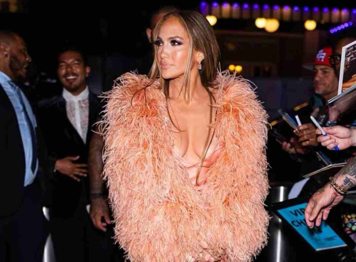 Perché sono tutti pazzi dell'outfit di Jennifer Lopez