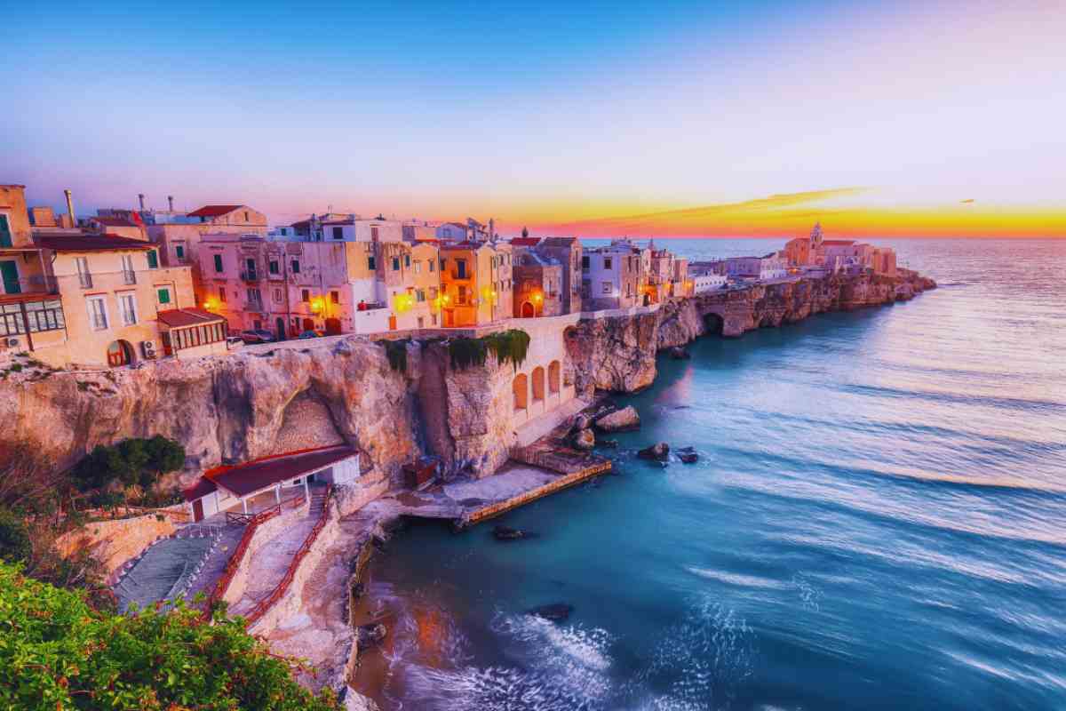 Queste spiagge italiane paradisiache costano due spicci