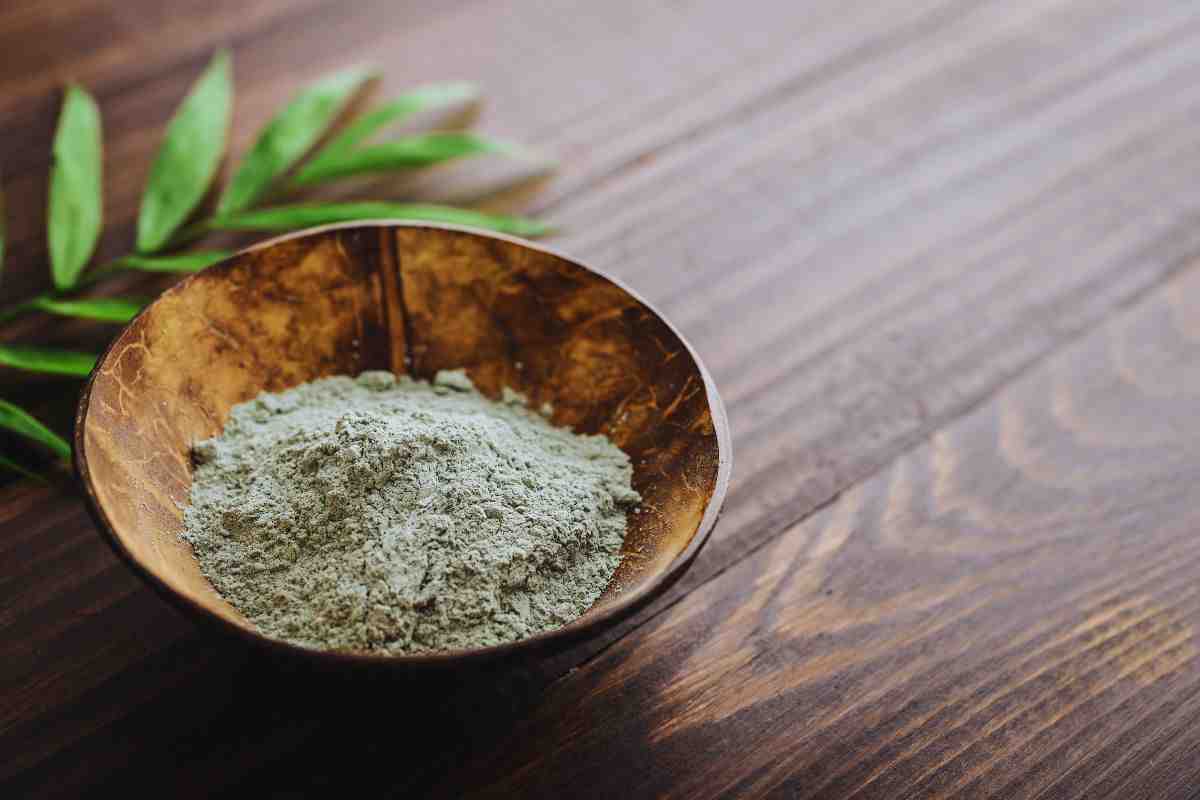 argilla verde per i capelli grassi
