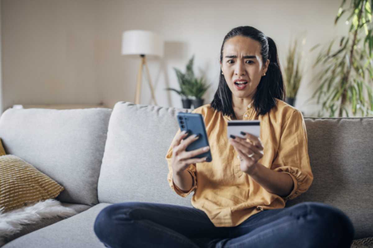 Nel corso del 2025, Amazon ha registrato un cambiamento nelle modalità con cui i truffatori agiscono. Se in passato le email