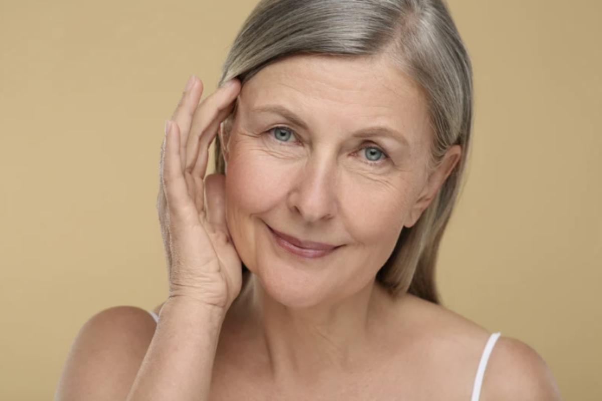 La ricerca ha infatti dimostrato che un consumo quotidiano di una manciata di arachidi intere con la buccia può contribuire a preservare