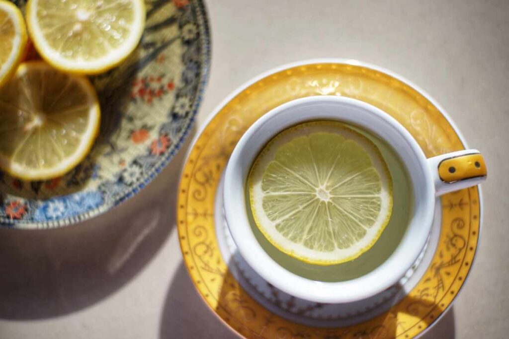 acqua e limone fa male
