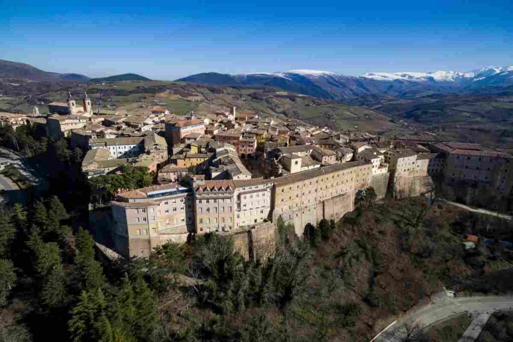 borgo marche: vieni a scoprire san ginesi per la tua vacanza economica