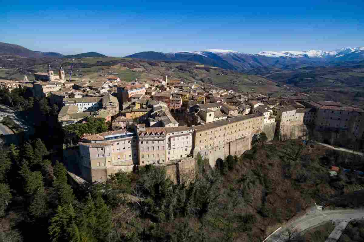 borgo marche: vieni a scoprire san ginesi per la tua vacanza economica