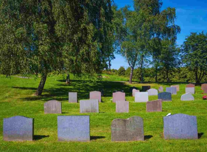 la città con tanti cimiteri