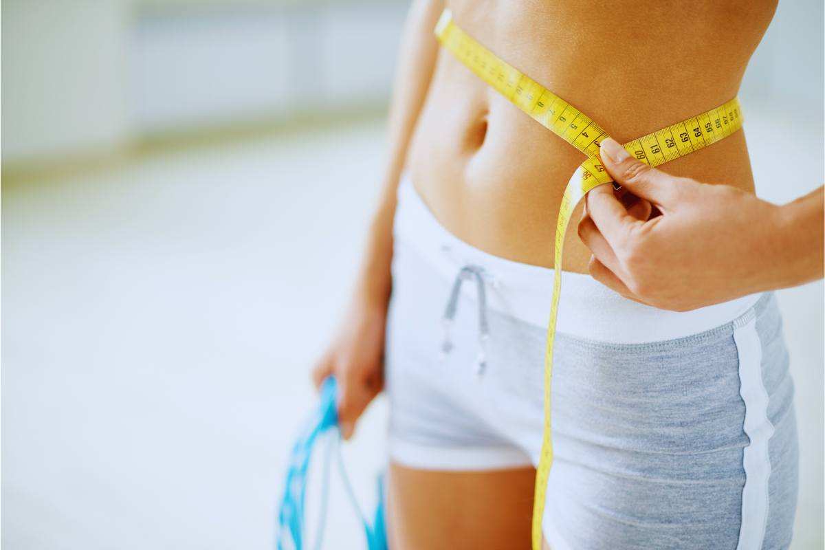 routine facile per perdere tutti i centrimetri in eccesso
