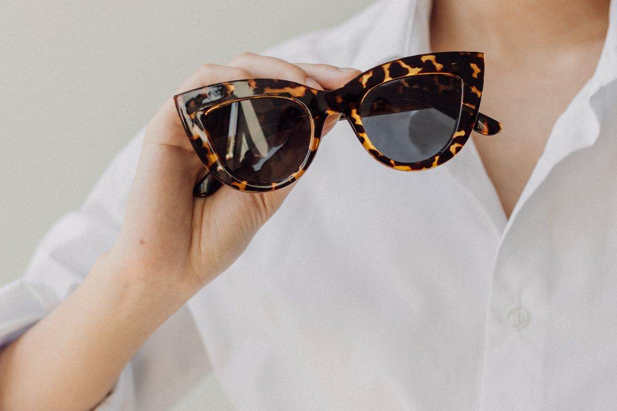 occhiali da sole: offerta imperdibile, sono a metà prezzo