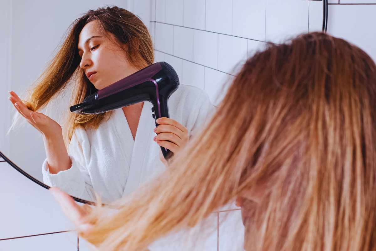Come nutrire e riparare i capelli dopo il mare 