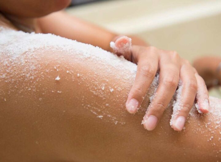 pelle levigata: scrub con 2 iingredienti