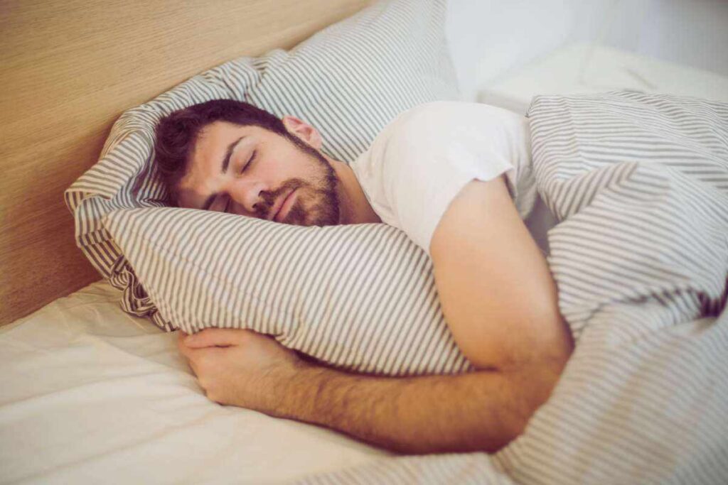 Se dormi in questo modo il tuo viso diventerà più bello