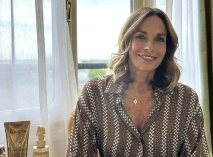 Cristina Parodi, nota giornalista e volto televisivo, ha svelato la sua formula per un incarnato radioso e una tintarella invidiabile
