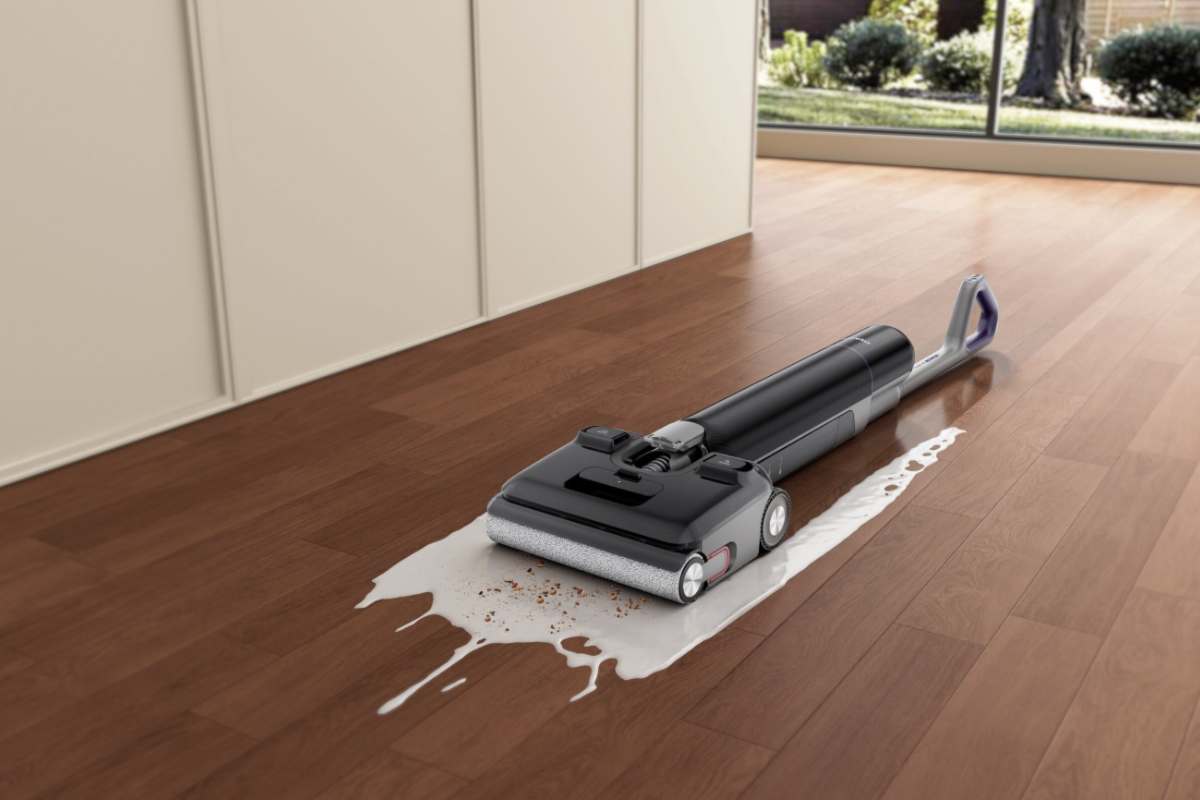 FloorShine 880 robot