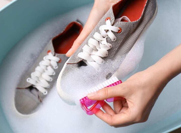 Pulire scarpe