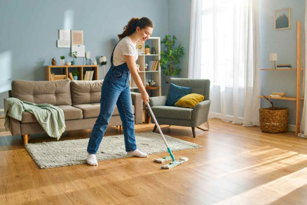 Pulizie pavimento legno