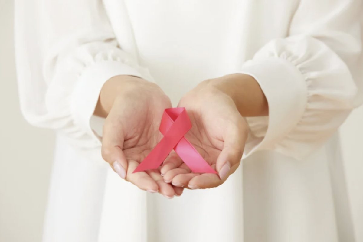 Tra le figure più autorevoli in Italia spicca il Prof. Massimo Vergine, chirurgo senologo e direttore dell’Unità Operativa Compless