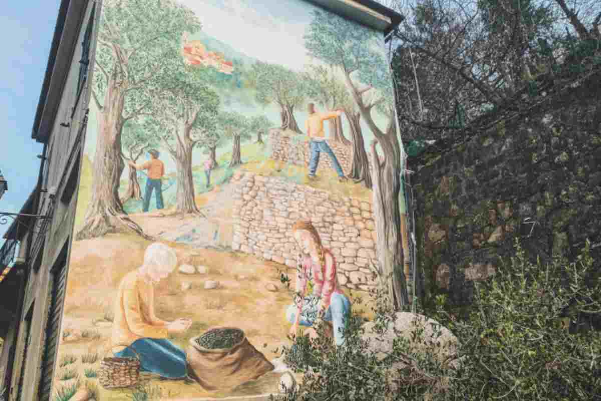 Valloria, un tempo municipio autonomo noto come Valloria Marittima fino al 1928, si inserisce nel contesto della regione Liguria