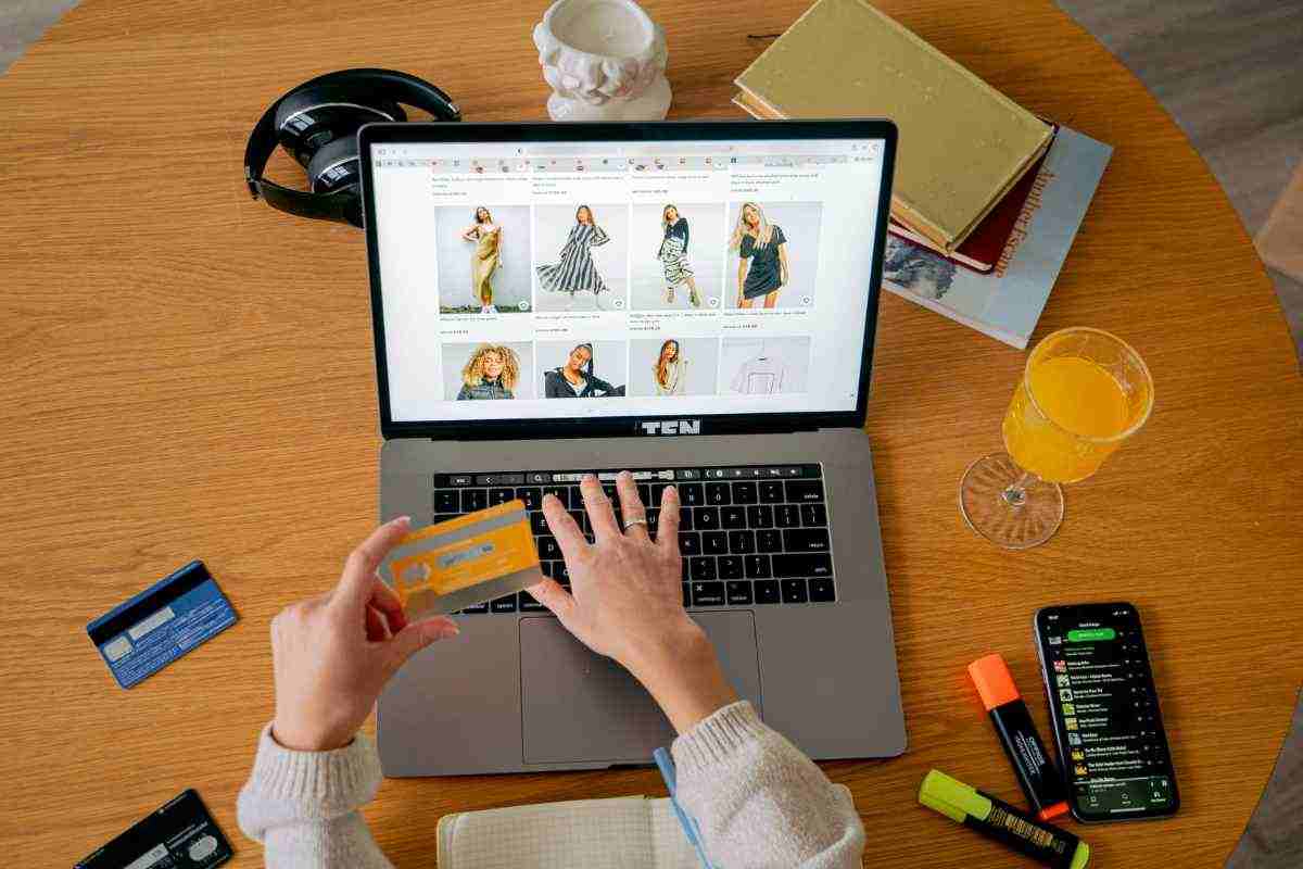 shopping online attenzione sito