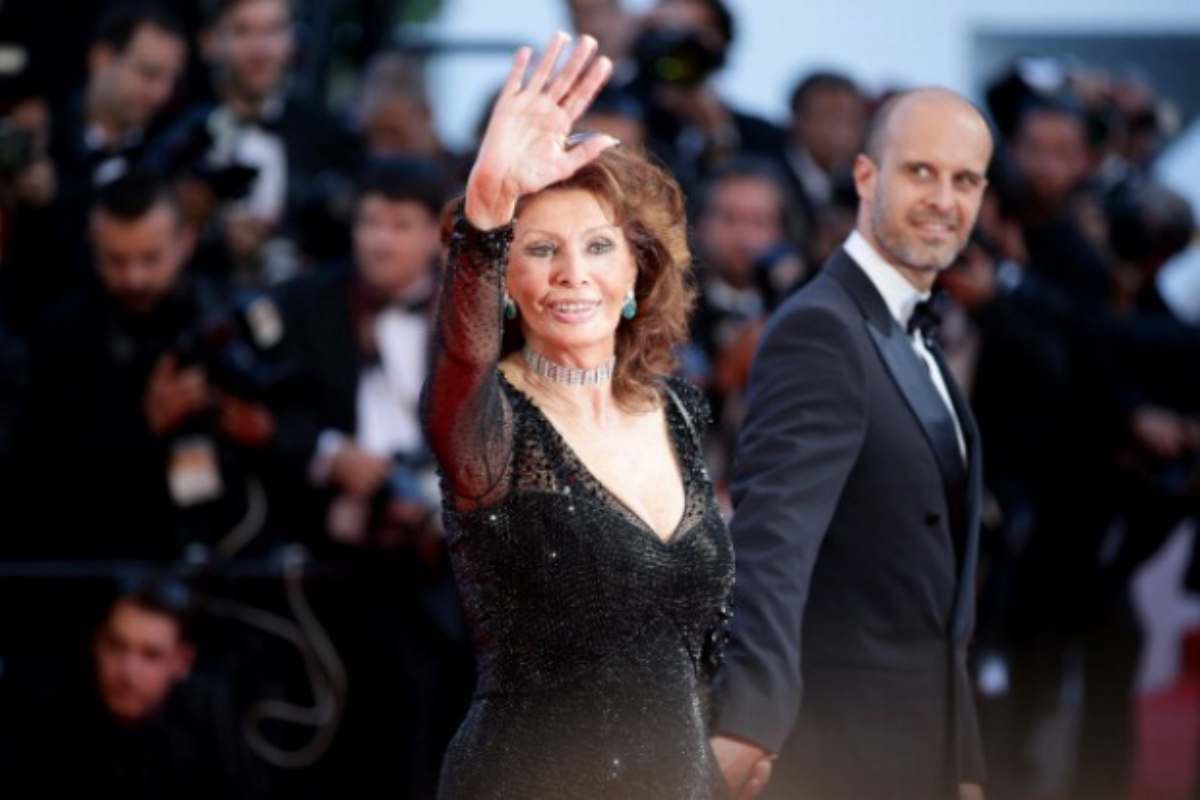 Nata a Roma nel 1934, Sofia Costanza Brigida Villani Scicolone, nota al grande pubblico come Sophia Loren, ha conquistato il mondo con il suo talento