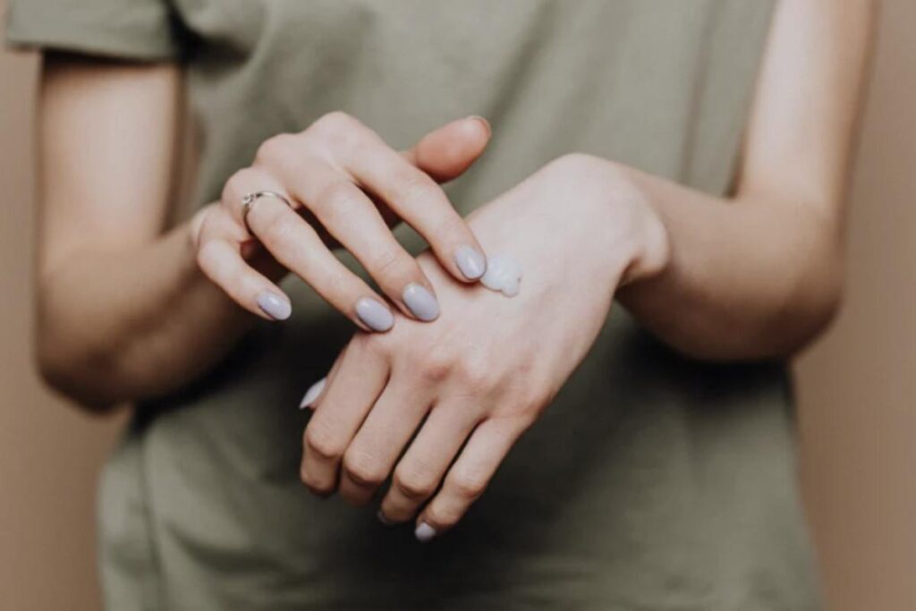 Il dermatologo Andrea Suarez, noto esperto nel campo della dermatologia e seguito su Instagram come @Drdrayzday, ha recentemente