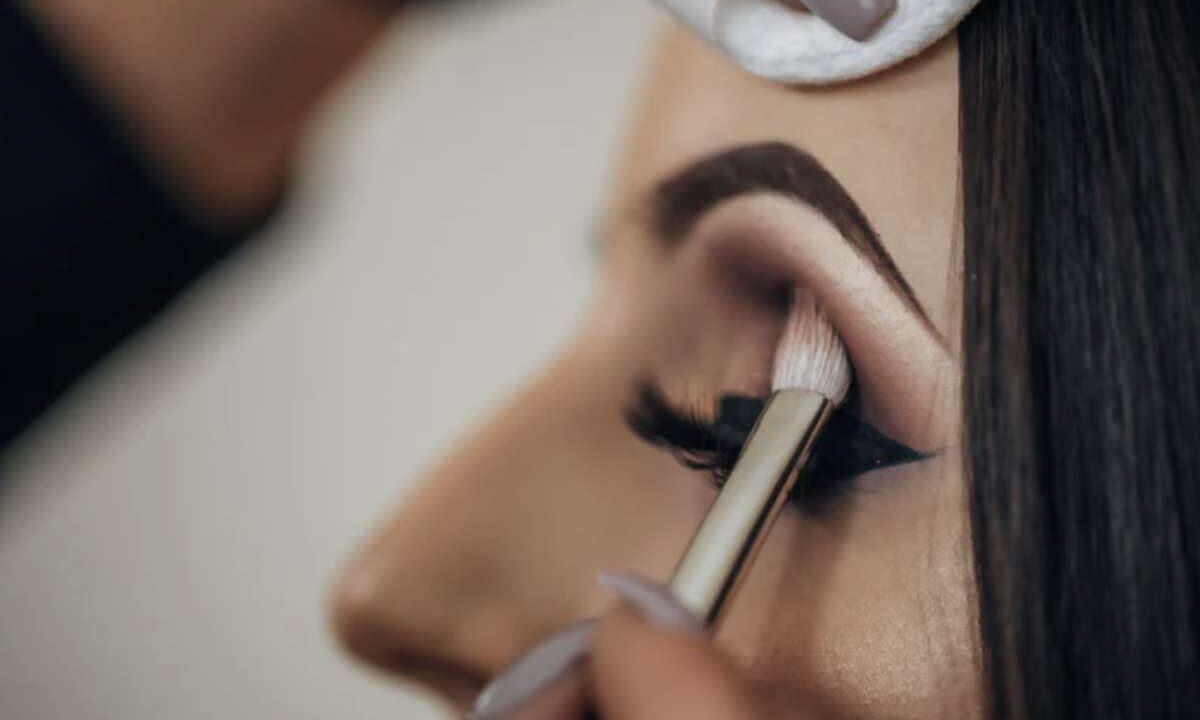 Per il 2025, la tendenza del make-up di Halloween punta su effetti realistici e al contempo facili da realizzare,