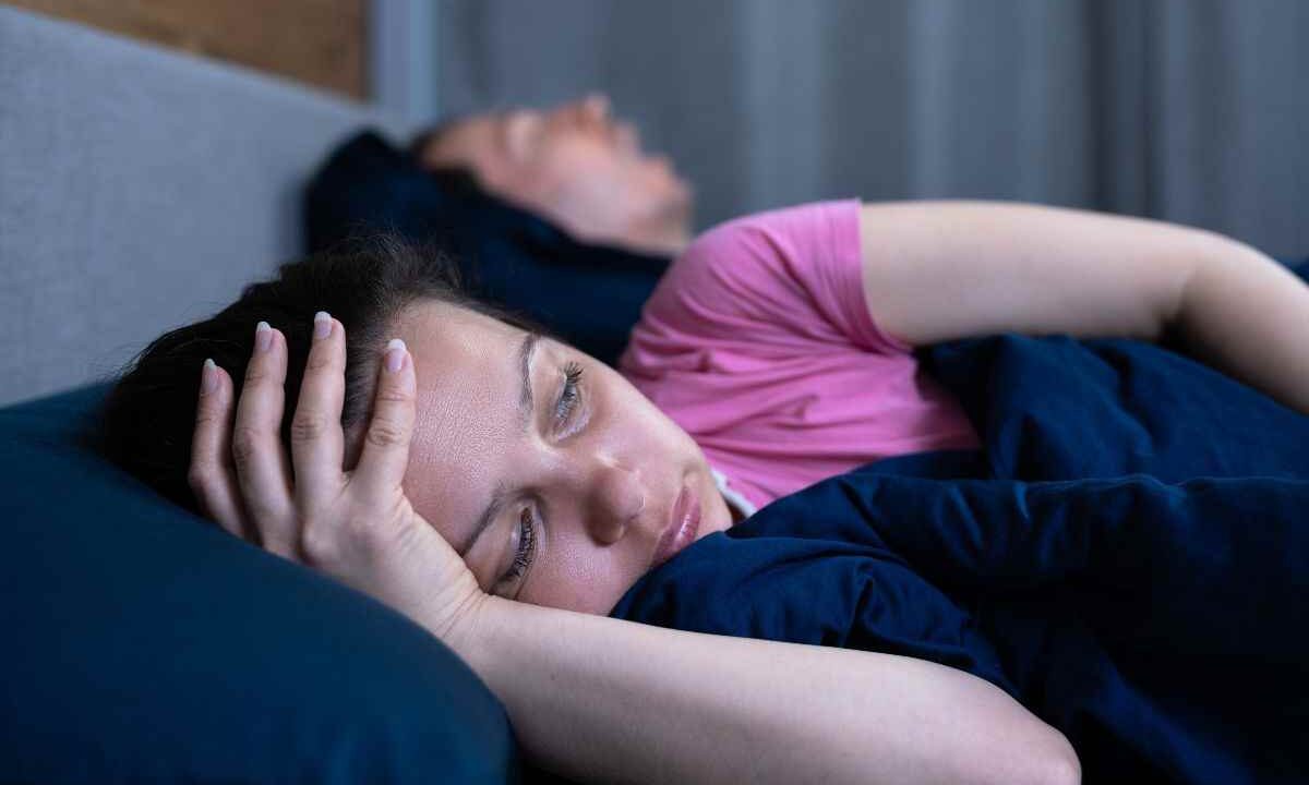 andare a dormire arrabiata da male: ecco cosa dice la scienza