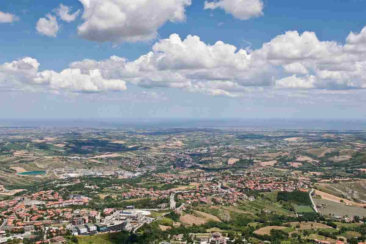 borgo più bello sul mare nelle marche