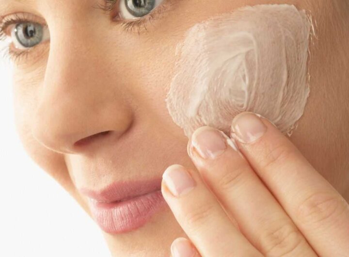 mettere crema di sera sul viso: perché farlo