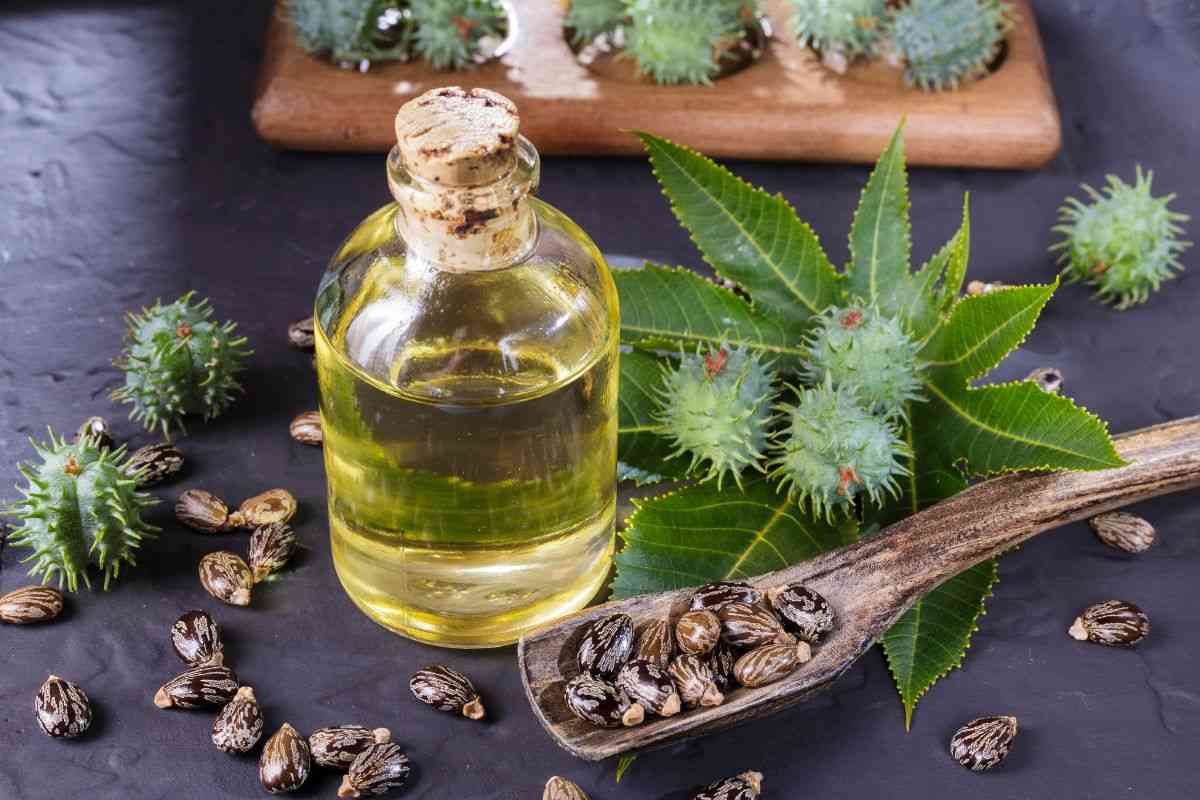 unghie più sane con olio di ricino