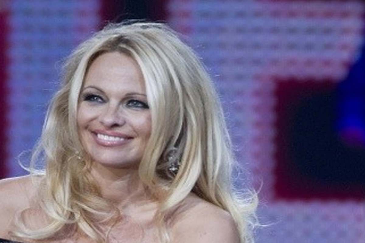 Colore capelli Pamela Anderson