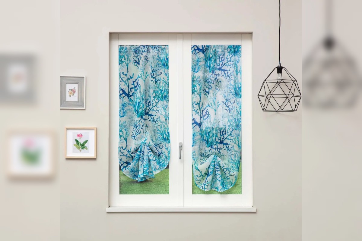 Tende Carillo Home in una delicata gradazione di azzurro.