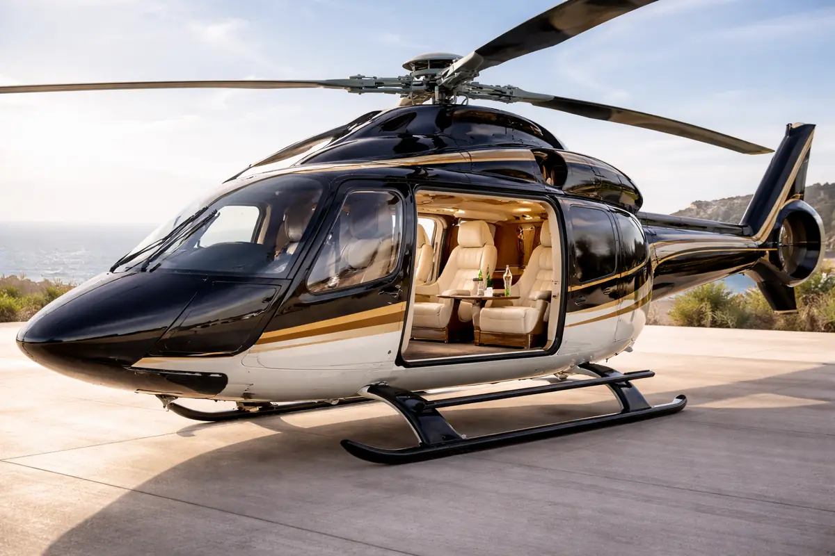 Elicottero di lusso sul eliporto